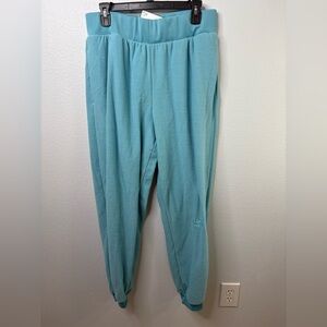 NWT-Adidas Large Women’s Basketball Pants